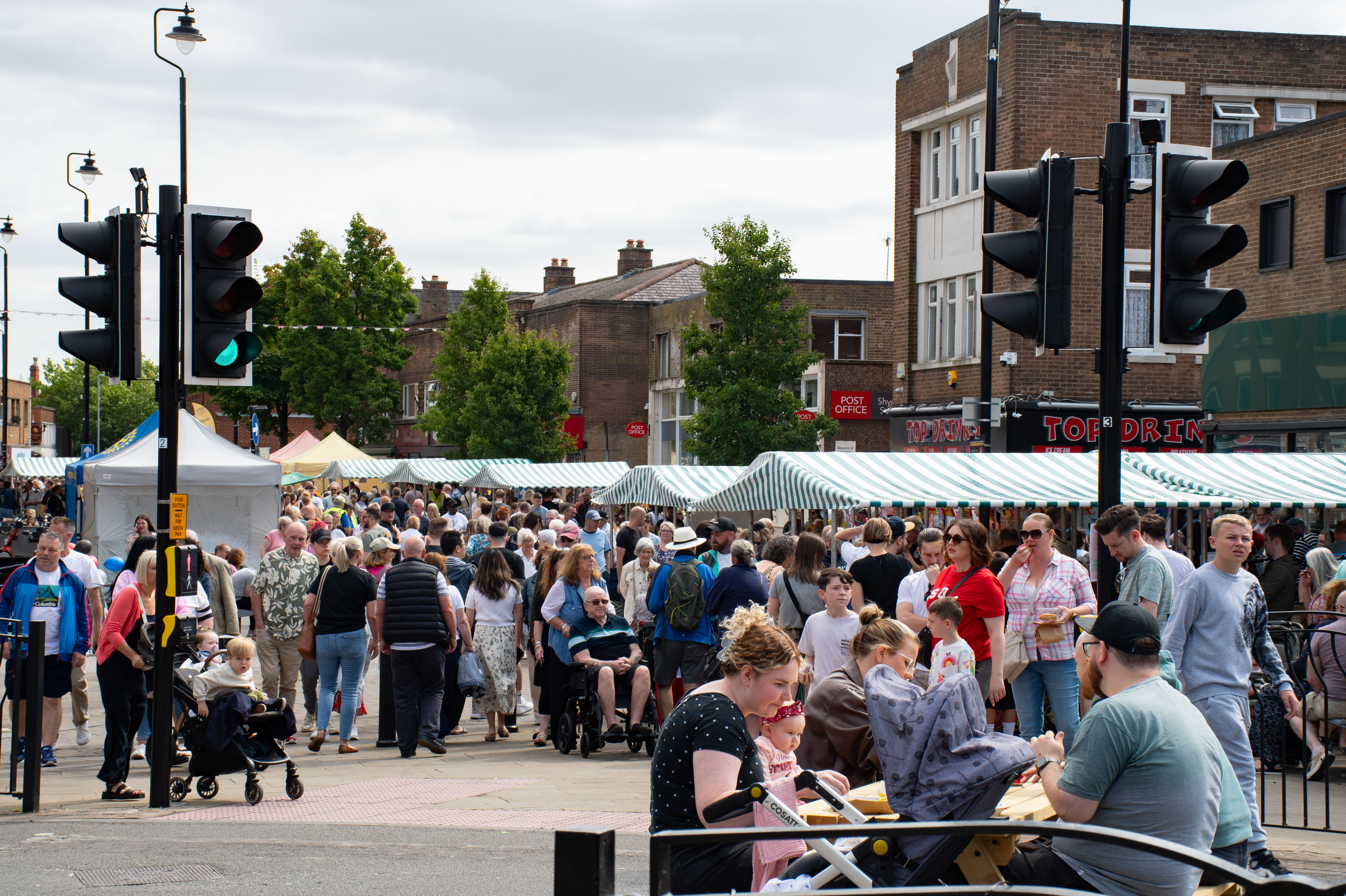 hundreds of people on Hucknall High Street for the food and drink festival