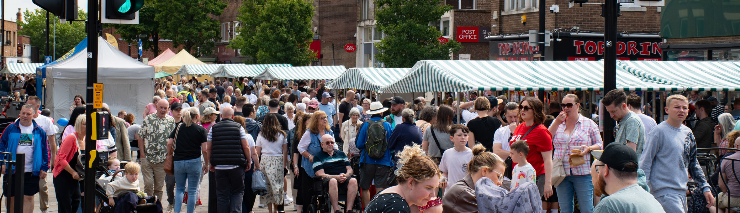 hundreds of people on Hucknall High Street for the food and drink festival