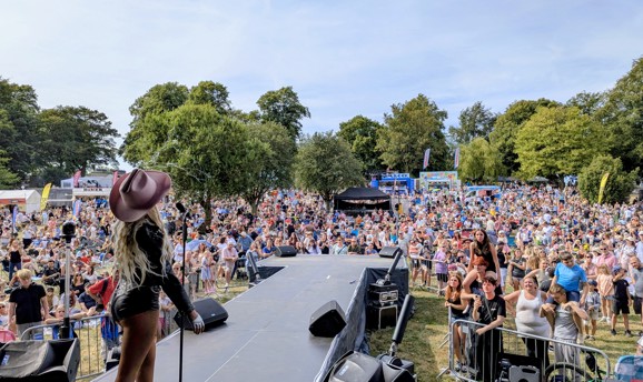 Thousands of people watch a tribute act on stage at Ashfield Show 2026